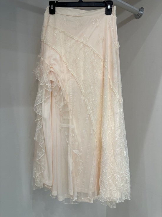 Pink Lily Dresses & Skirts - Pink Lily small Elegant Women's Cream Lace Ruffle Skirt.  Like new